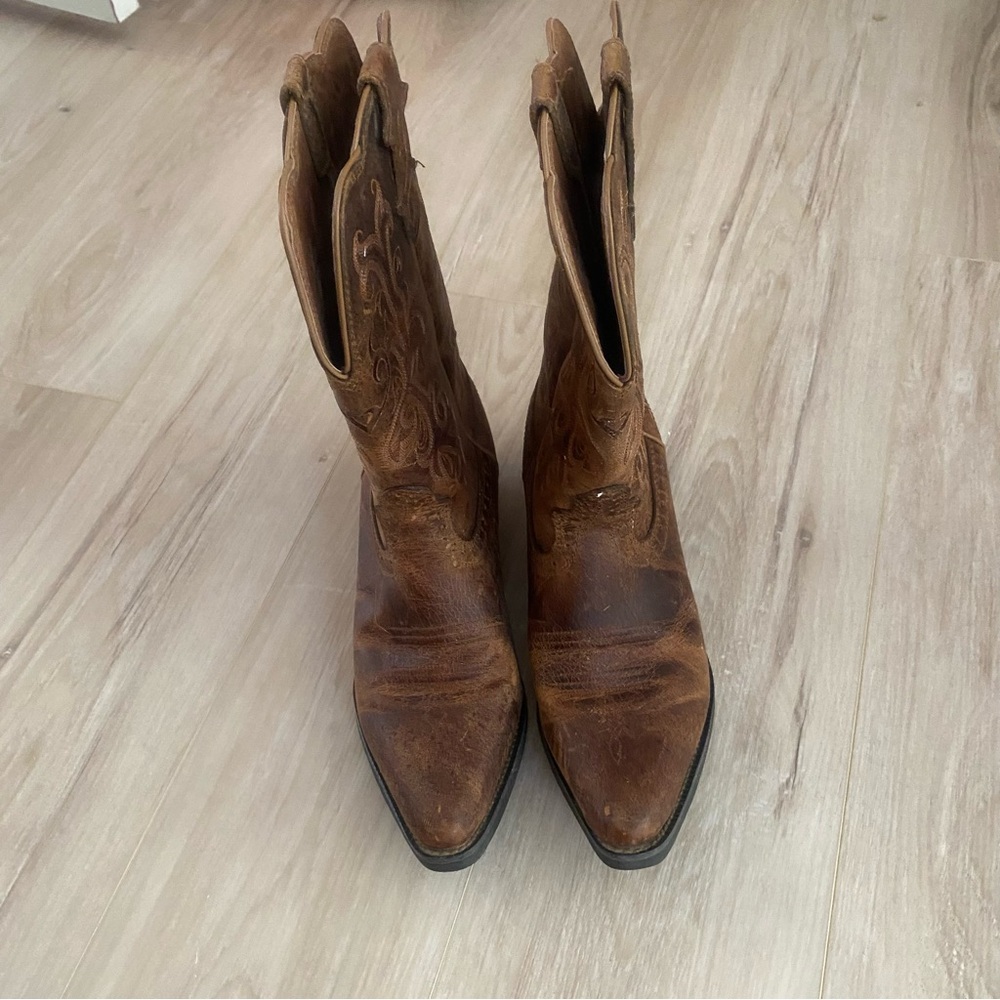 Justin Boots Brown Embroidered Leather Western Heeled Boots - Picture 5 of 7